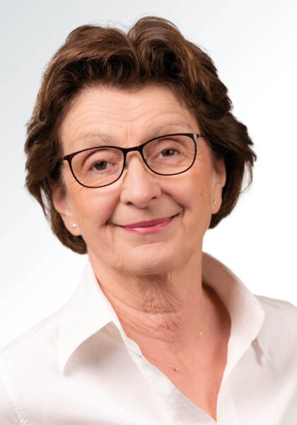 Portrait von Regina Perunovic